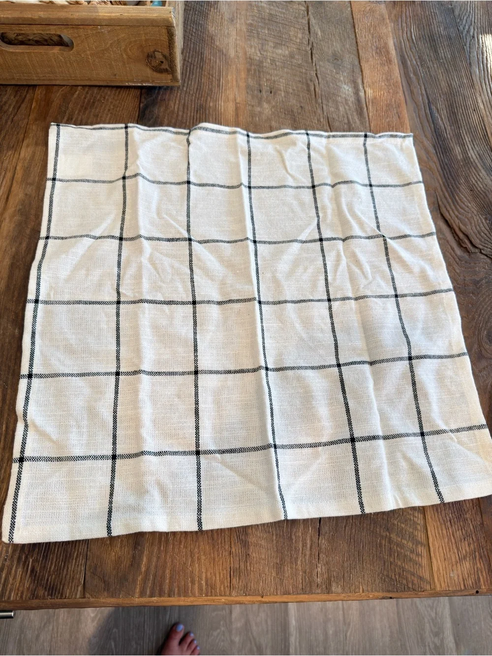 Fabric table linens napkin set of 4 large plaid design like new